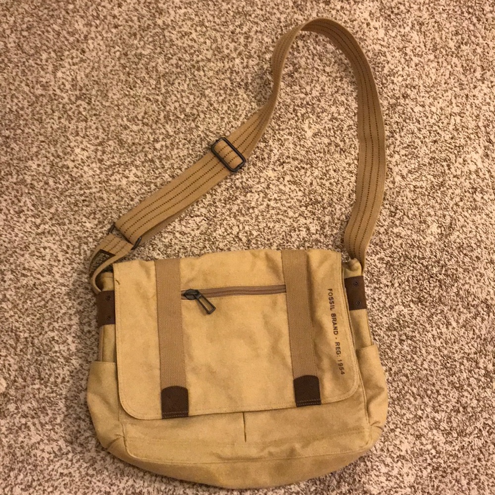 Fossil men’s messenger bag